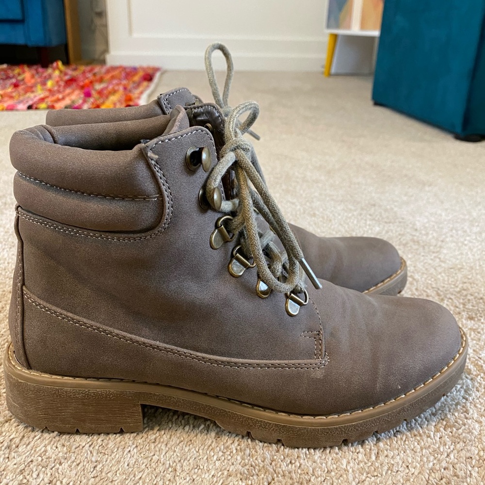 Lace-up boots - Picture 2 of 4
